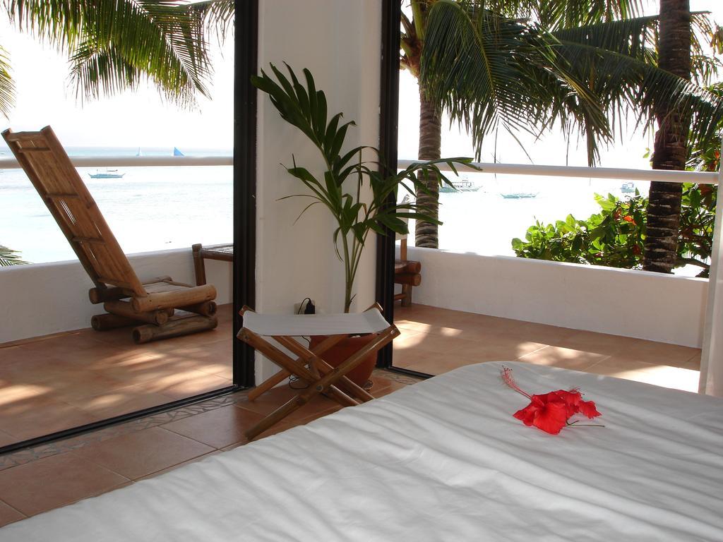 Artista Beach Villa Balabag  Pokoj fotografie