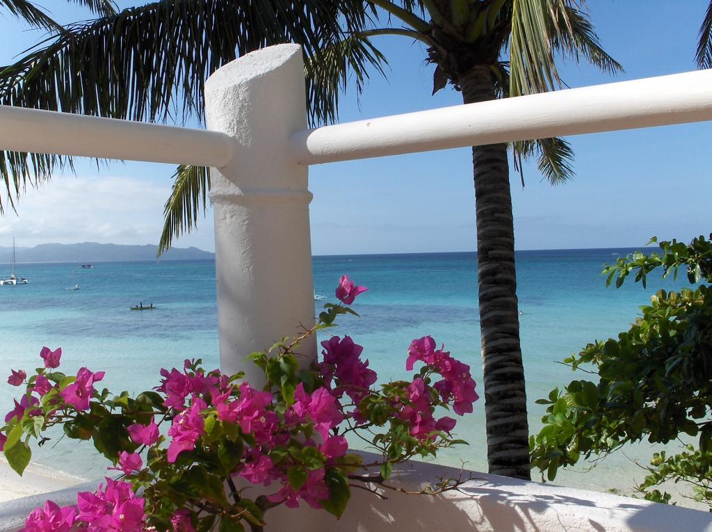 Artista Beach Villa Balabag  Pokoj fotografie