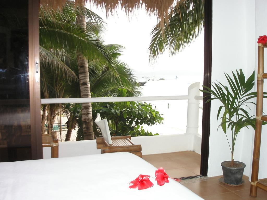 Artista Beach Villa Balabag  Pokoj fotografie